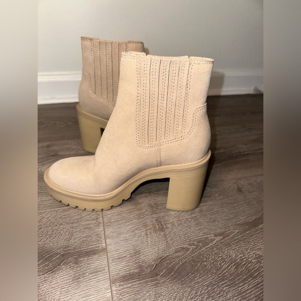 Dolce Vita Women’s Caster Booties, Color Dune Suede, Size 6, NEW